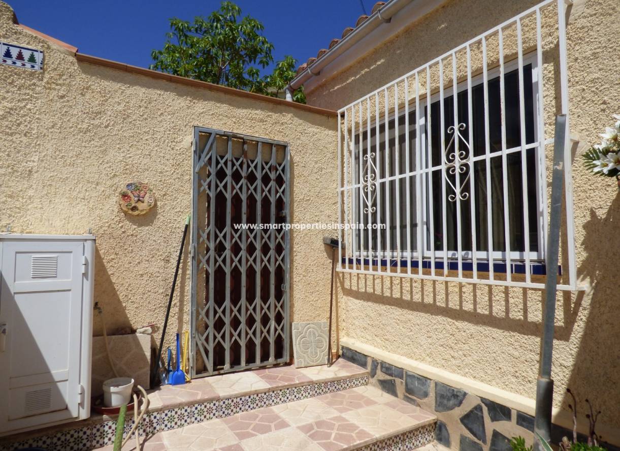 Wederverkoop - Detached Villa - La Marina - Urbanización La Marina