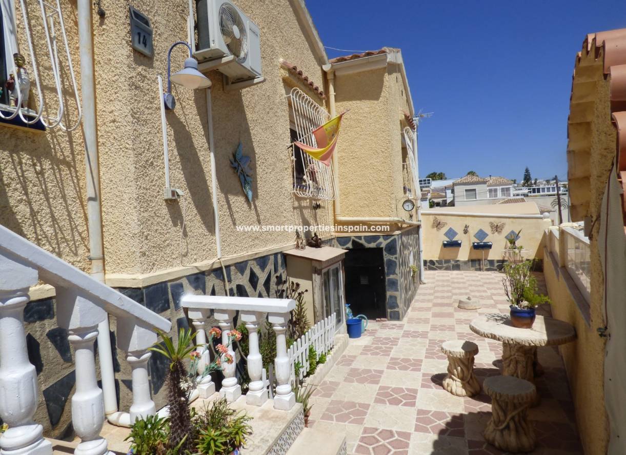 Wederverkoop - Detached Villa - La Marina - Urbanización La Marina