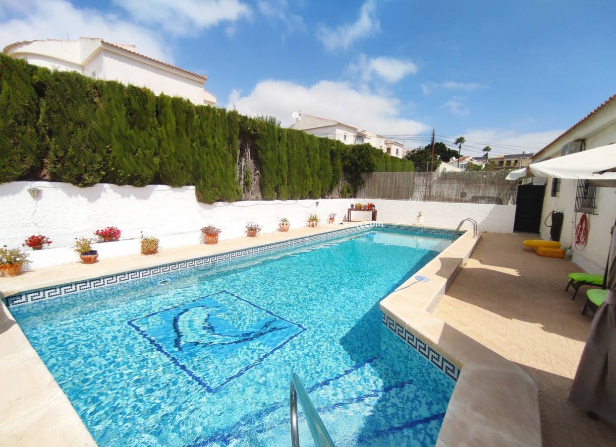 Wederverkoop - Detached Villa - La Marina - Urbanización La Marina