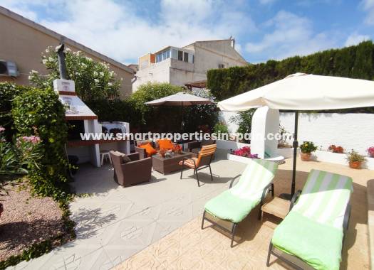 Wederverkoop - Detached Villa - La Marina - Urbanización La Marina