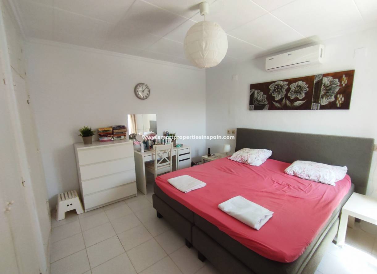 Wederverkoop - Detached Villa - La Marina - Urbanización La Marina