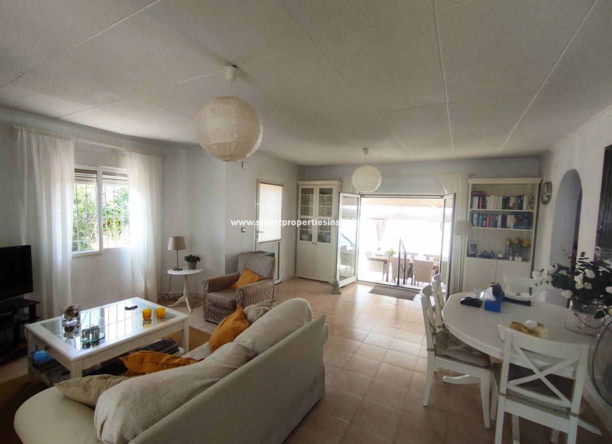 Wederverkoop - Detached Villa - La Marina - Urbanización La Marina
