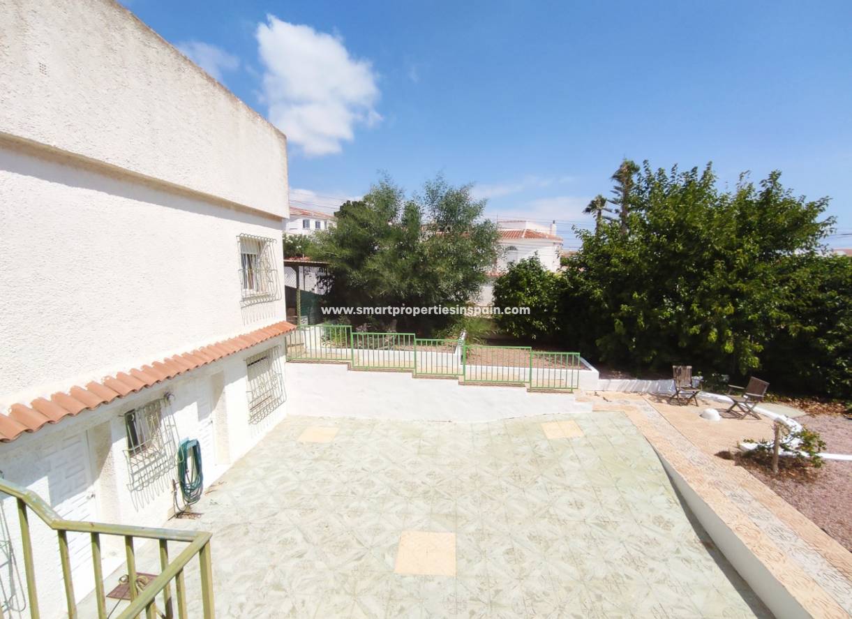 Wederverkoop - Detached Villa - La Marina - Urbanización La Marina