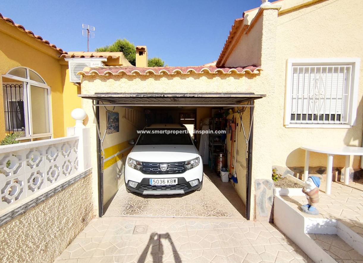 Wederverkoop - Detached Villa - La Marina - Urbanización La Marina