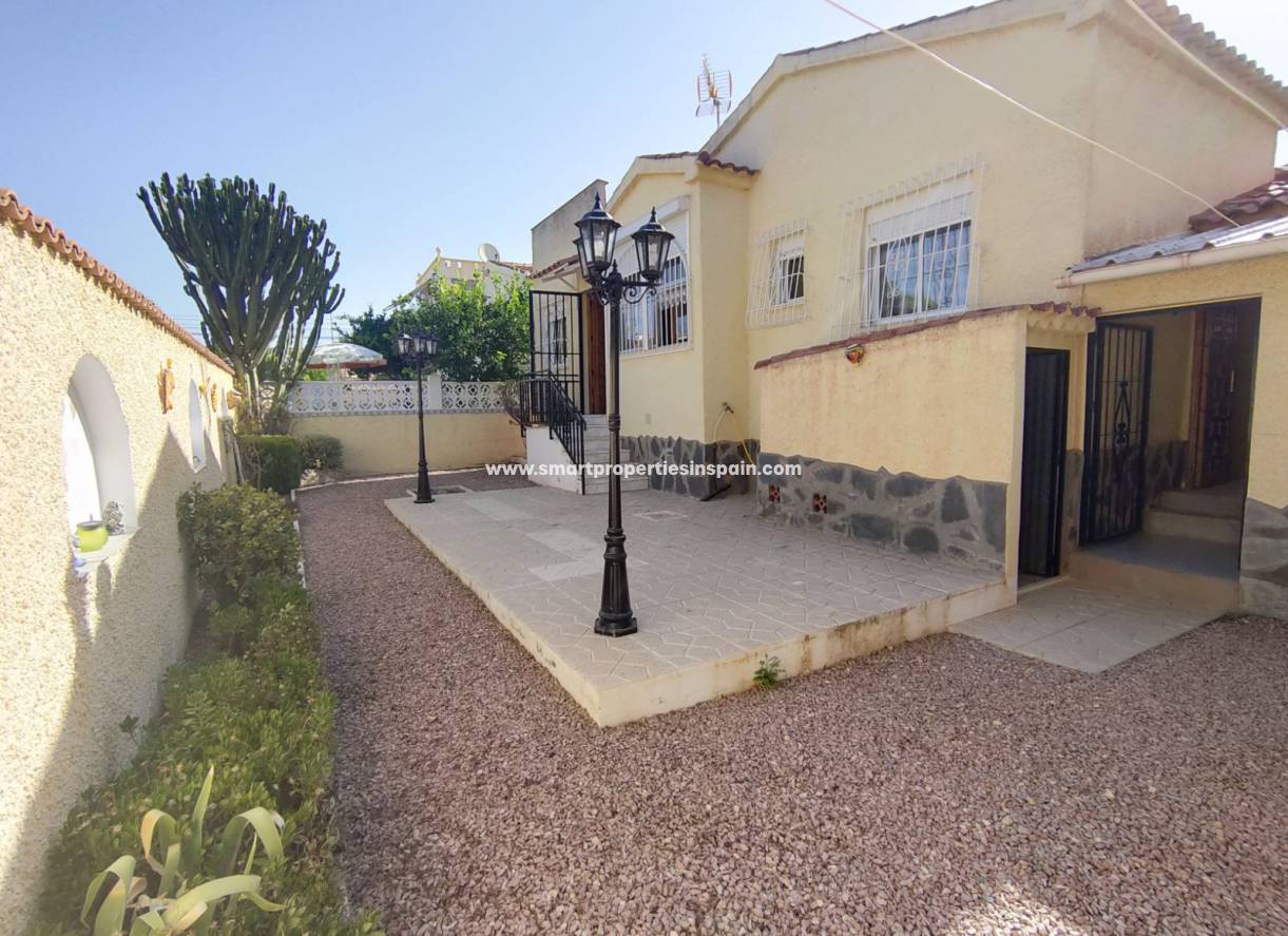 Wederverkoop - Detached Villa - La Marina - Urbanización La Marina