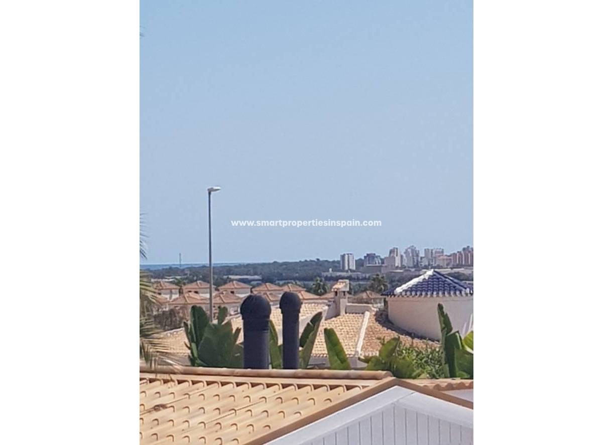 Wederverkoop - Detached Villa - La Marina - Urbanización La Marina