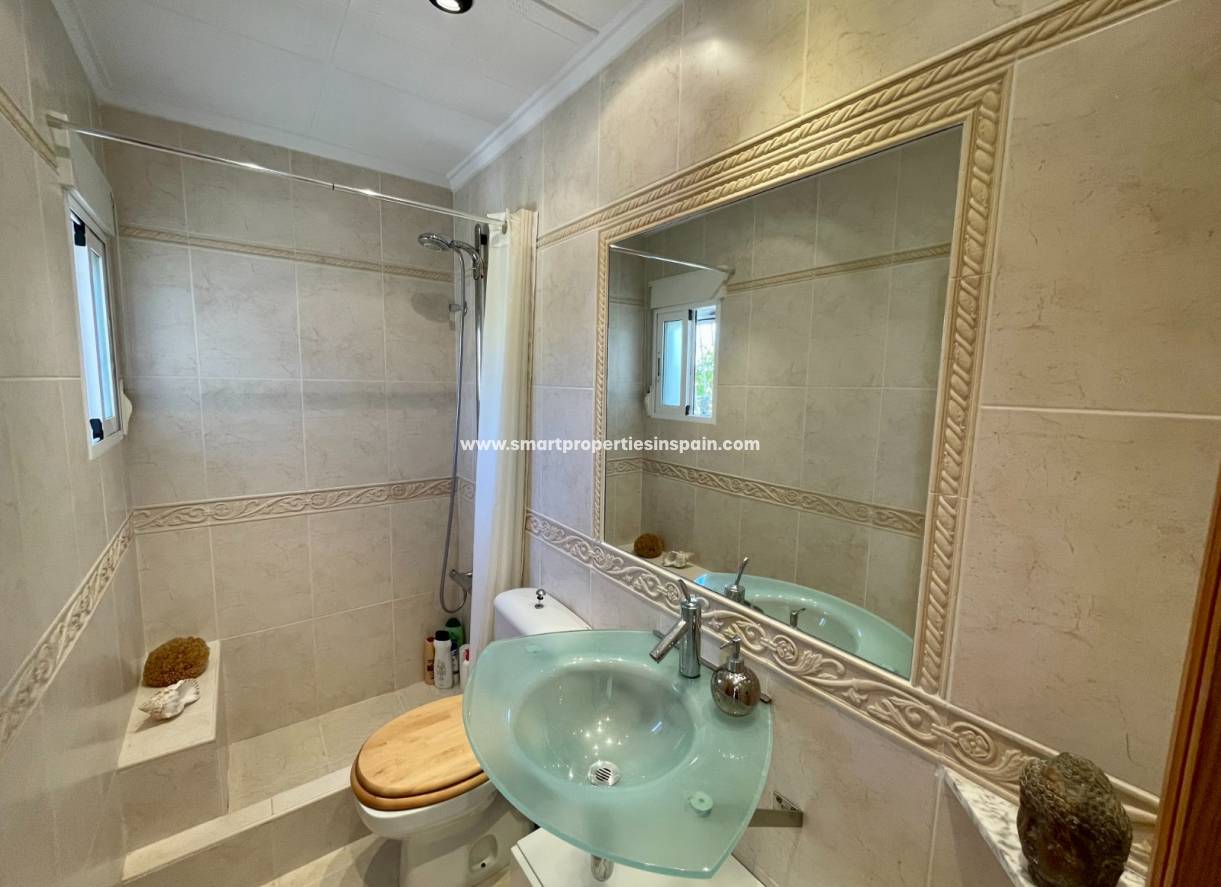 Wederverkoop - Detached Villa - La Marina - Urbanización La Marina