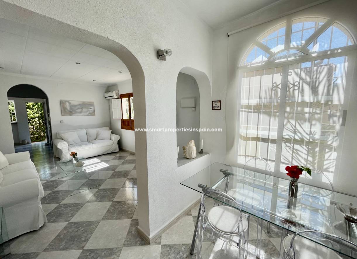 Wederverkoop - Detached Villa - La Marina - Urbanización La Marina