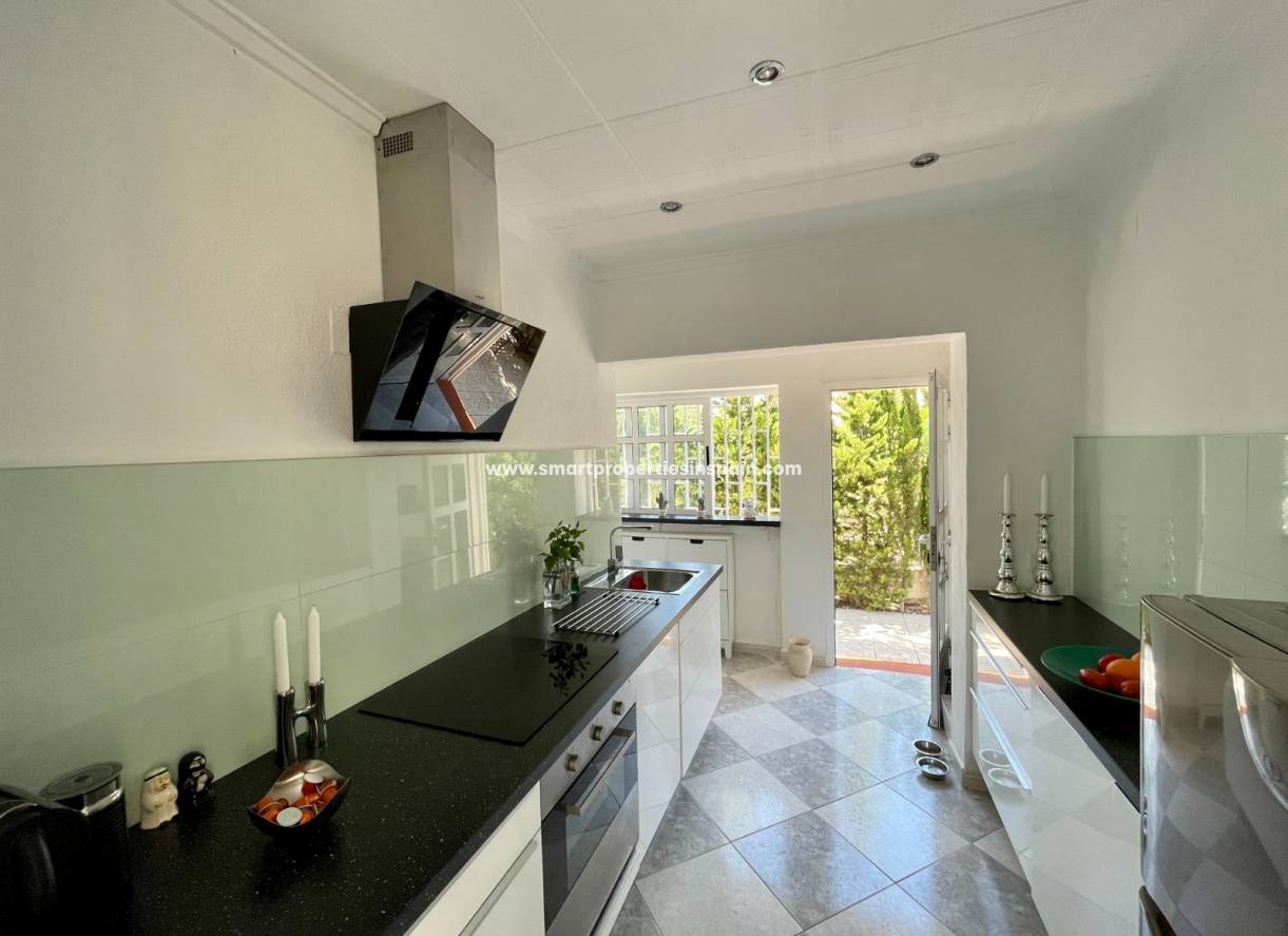 Wederverkoop - Detached Villa - La Marina - Urbanización La Marina
