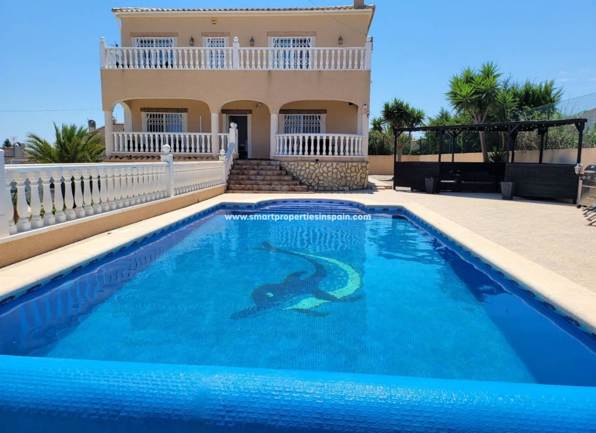 Wederverkoop - Detached Villa - La Marina - Urbanización La Marina