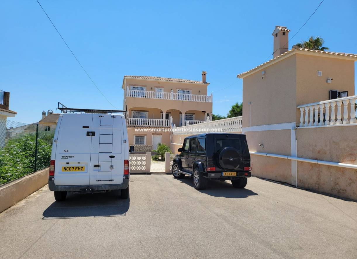 Wederverkoop - Detached Villa - La Marina - Urbanización La Marina