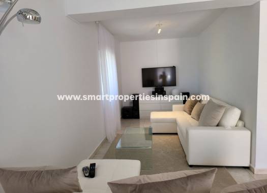 Wederverkoop - Detached Villa - La Marina - Urbanización La Marina