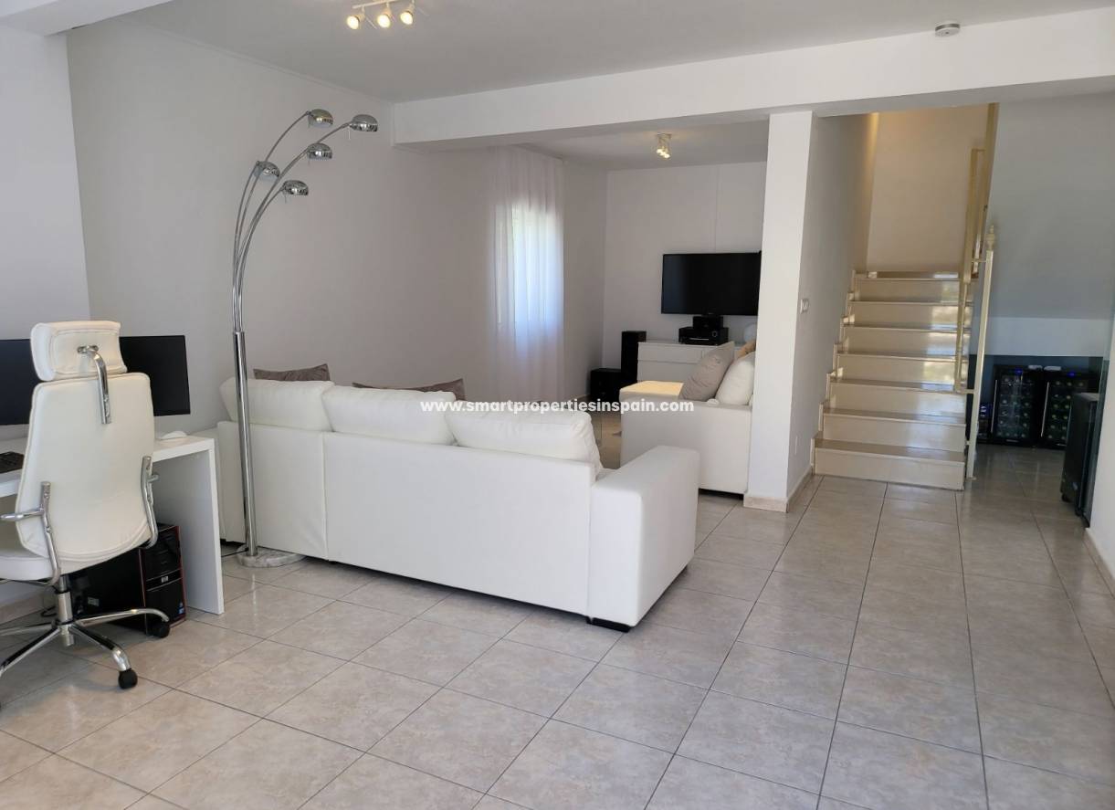 Wederverkoop - Detached Villa - La Marina - Urbanización La Marina
