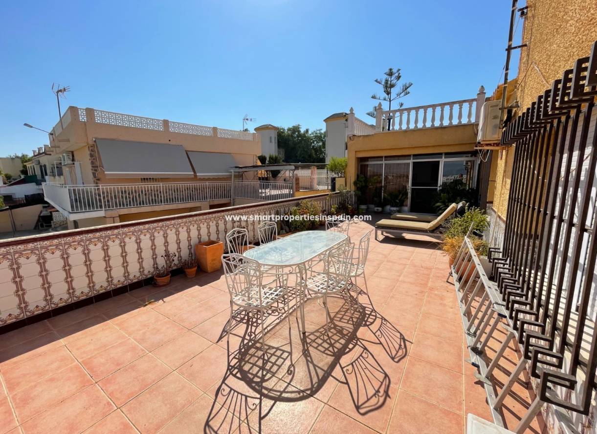 Wederverkoop - Detached Villa - La Marina - Urbanización La Marina
