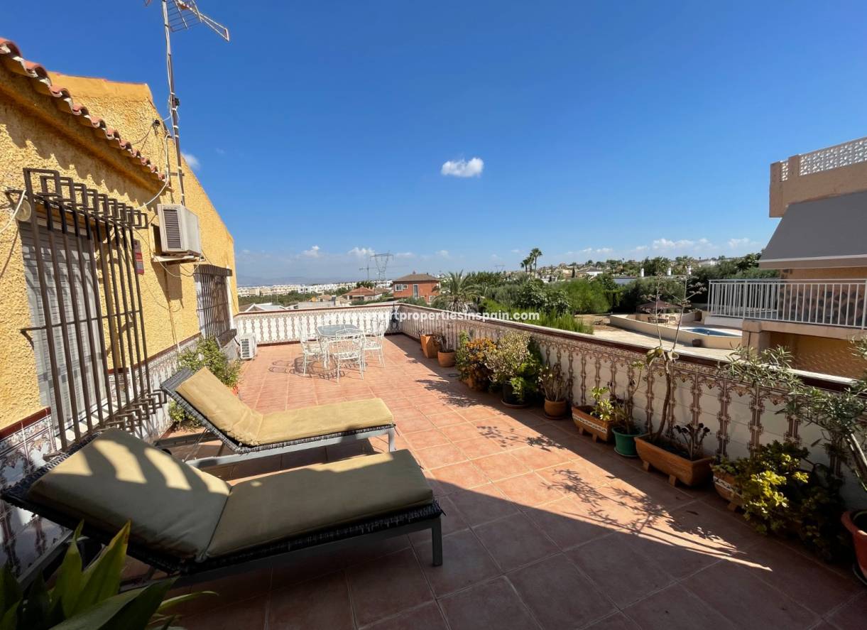 Wederverkoop - Detached Villa - La Marina - Urbanización La Marina