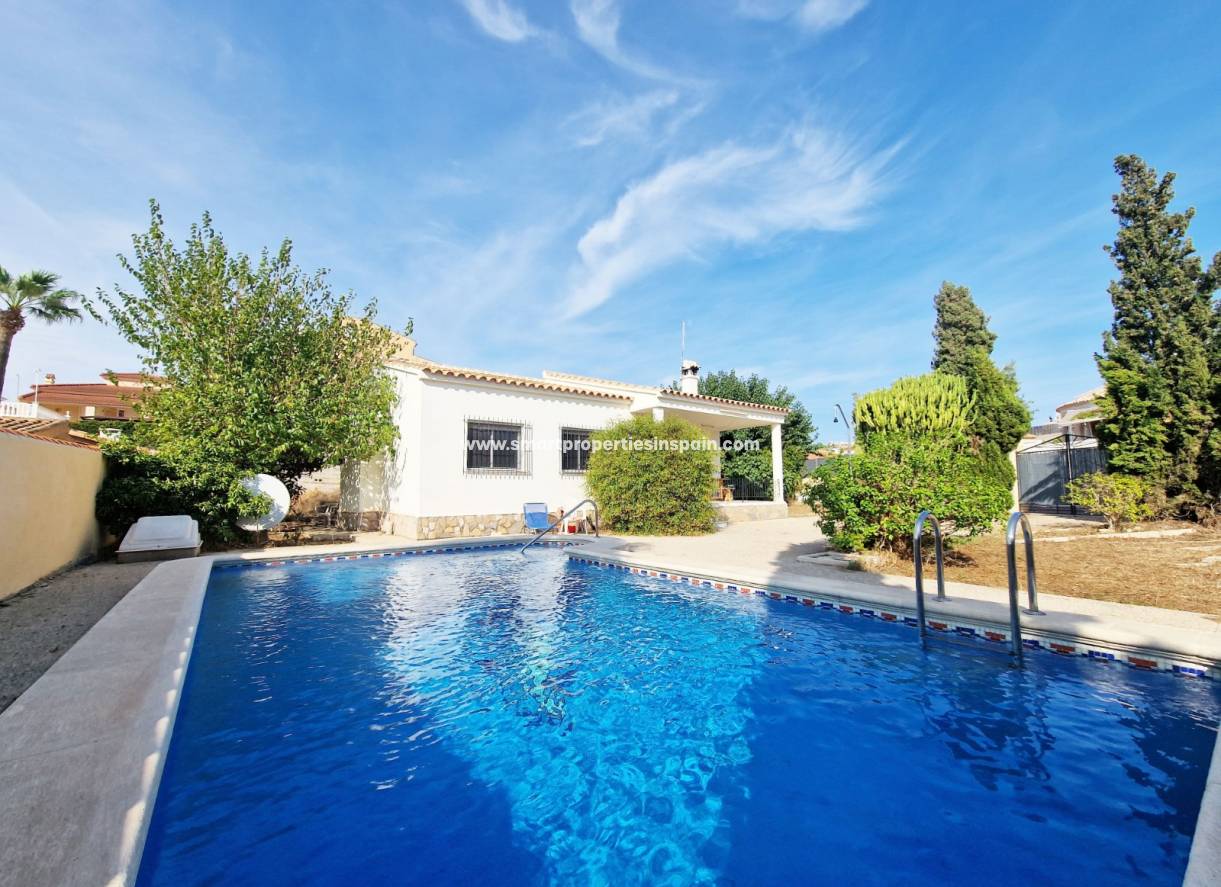 Wederverkoop - Detached Villa - La Marina - Urbanización La Marina