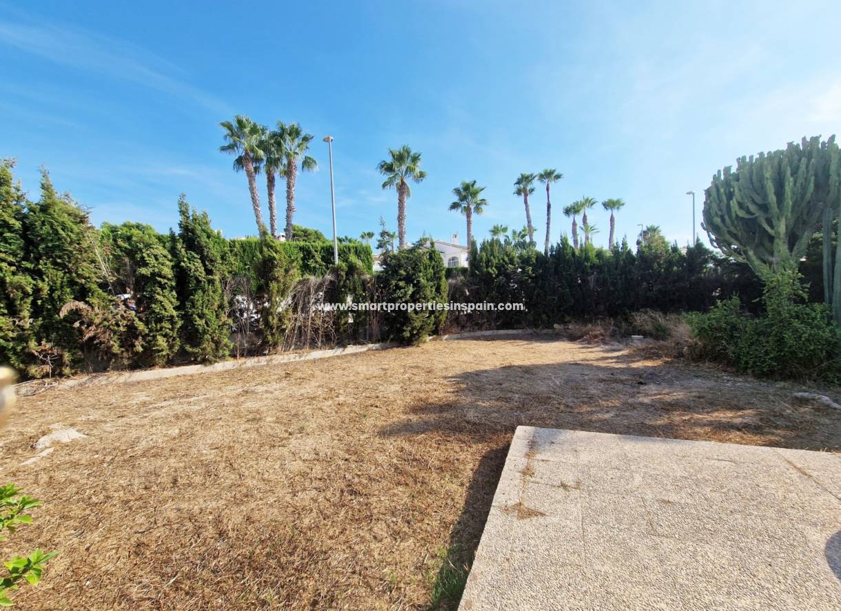 Wederverkoop - Detached Villa - La Marina - Urbanización La Marina