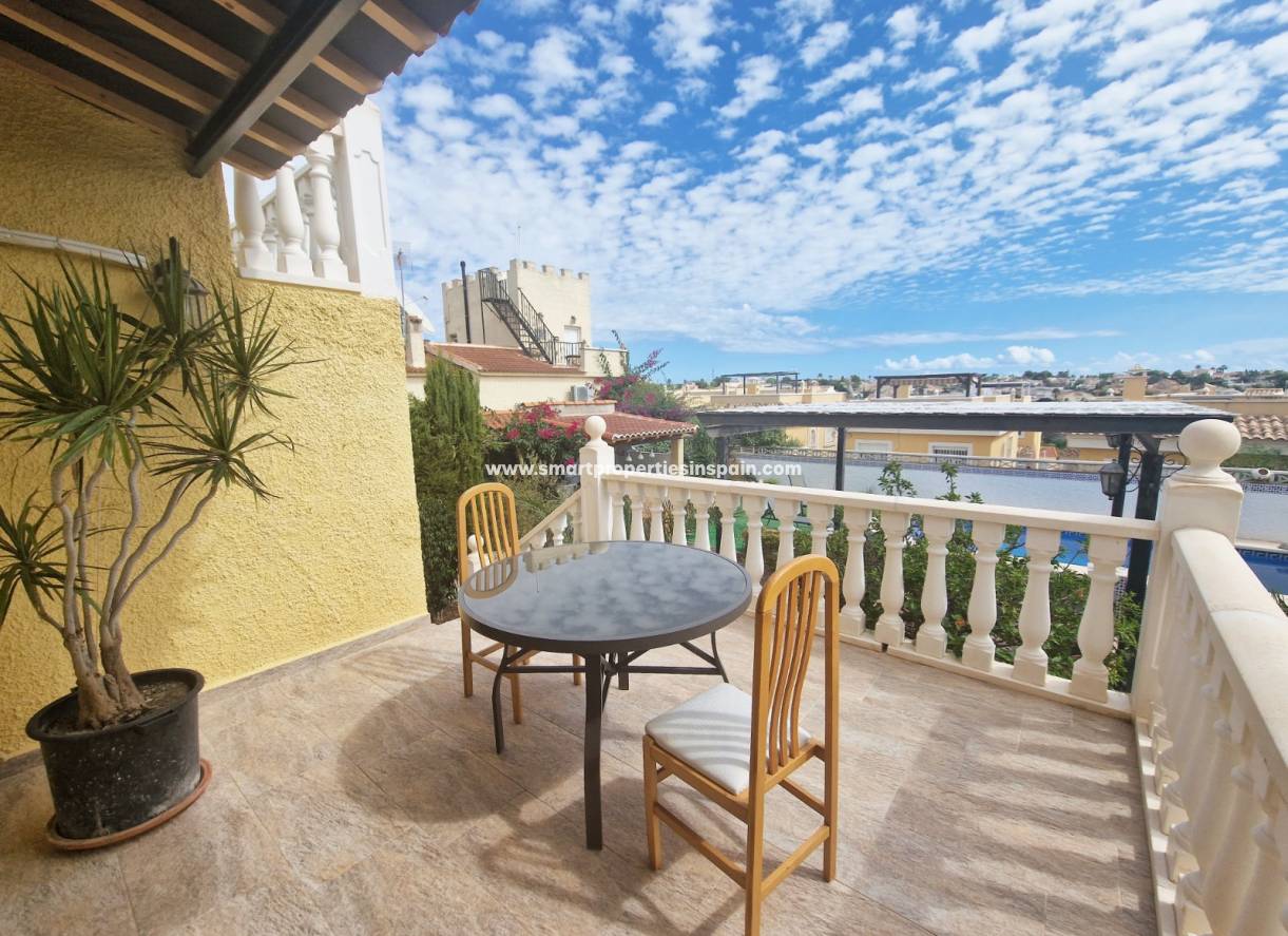 Wederverkoop - Detached Villa - La Marina - Urbanización La Marina