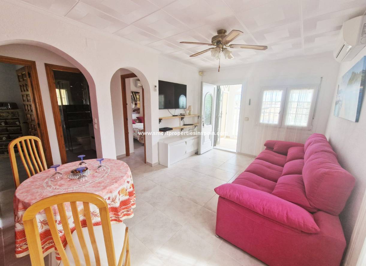 Wederverkoop - Detached Villa - La Marina - Urbanización La Marina