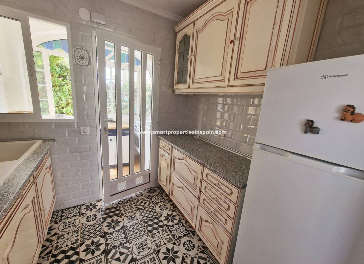 Wederverkoop - Detached Villa - La Marina - Urbanización La Marina