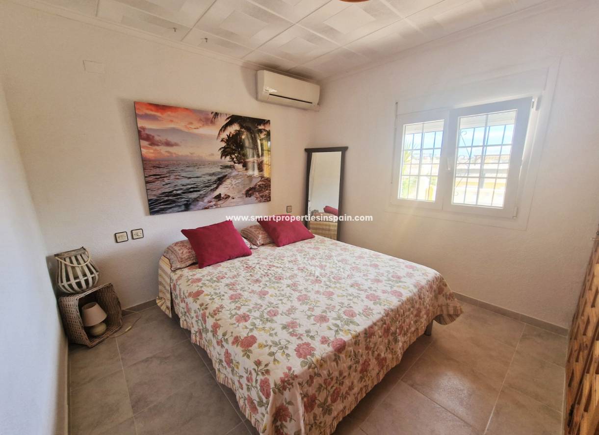 Wederverkoop - Detached Villa - La Marina - Urbanización La Marina