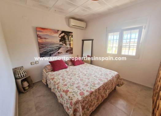 Wederverkoop - Detached Villa - La Marina - Urbanización La Marina