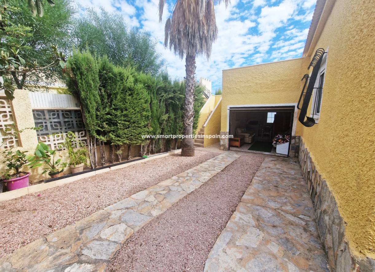 Wederverkoop - Detached Villa - La Marina - Urbanización La Marina