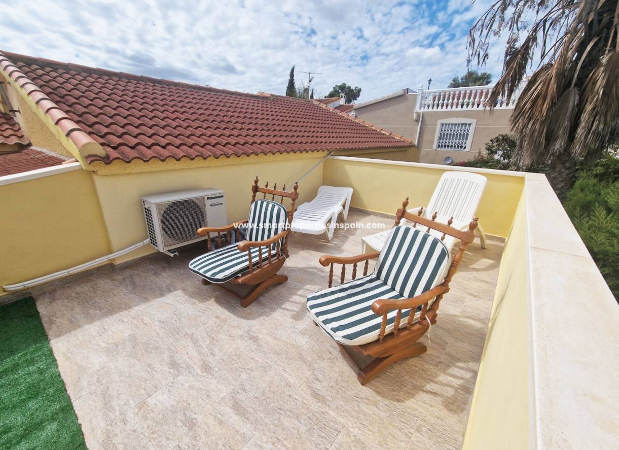 Wederverkoop - Detached Villa - La Marina - Urbanización La Marina