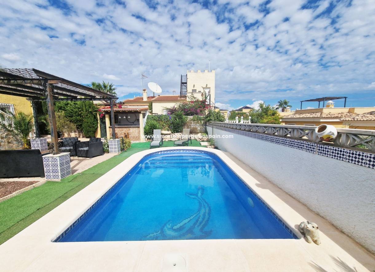 Wederverkoop - Detached Villa - La Marina - Urbanización La Marina