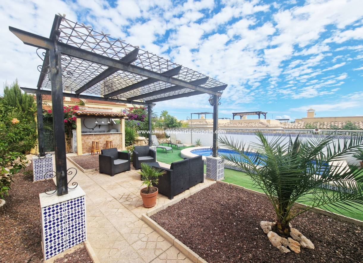 Wederverkoop - Detached Villa - La Marina - Urbanización La Marina