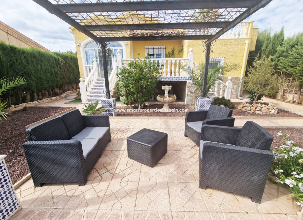 Wederverkoop - Detached Villa - La Marina - Urbanización La Marina