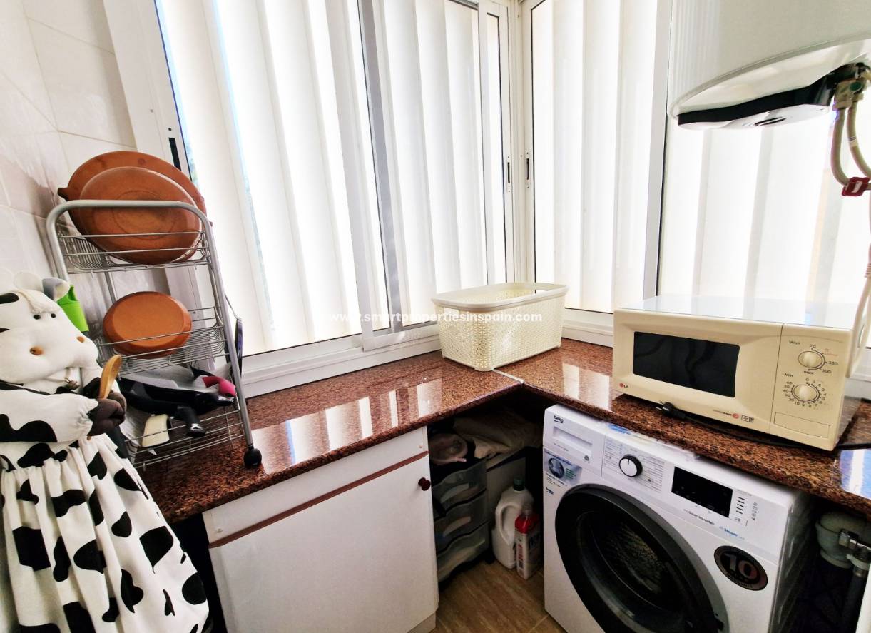Wederverkoop - Detached Villa - La Marina - Urbanización La Marina