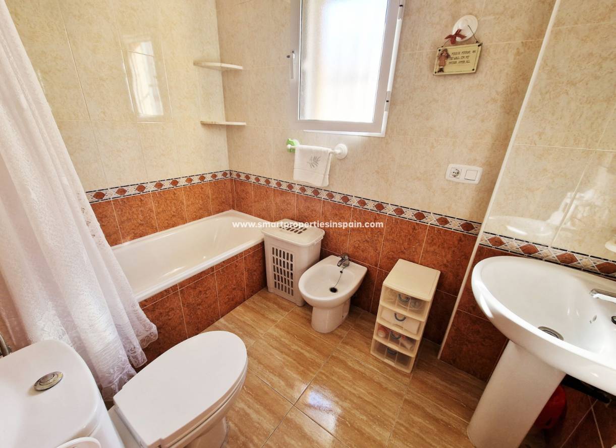Wederverkoop - Detached Villa - La Marina - Urbanización La Marina