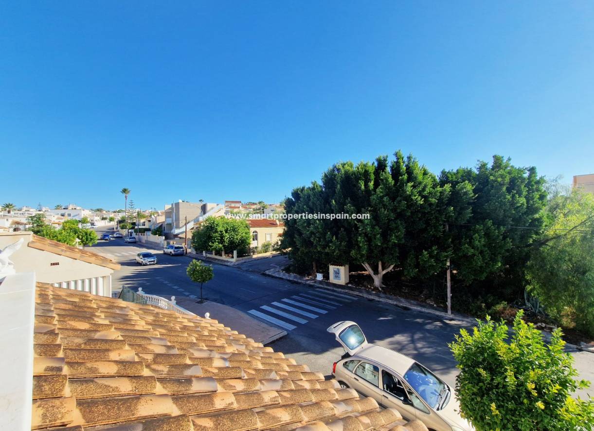 Wederverkoop - Detached Villa - La Marina - Urbanización La Marina