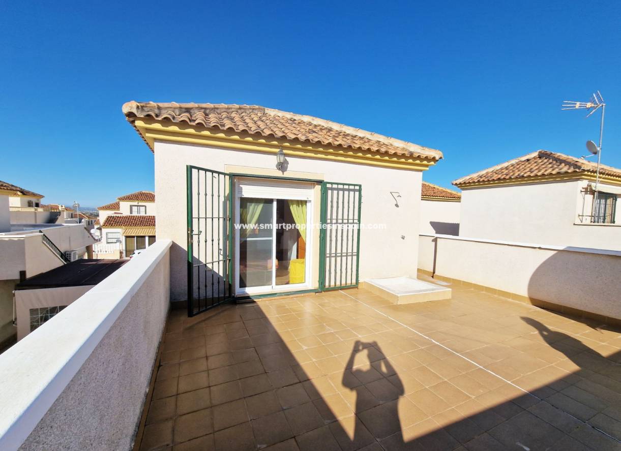 Wederverkoop - Detached Villa - La Marina - Urbanización La Marina