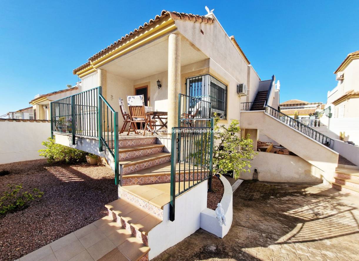 Wederverkoop - Detached Villa - La Marina - Urbanización La Marina
