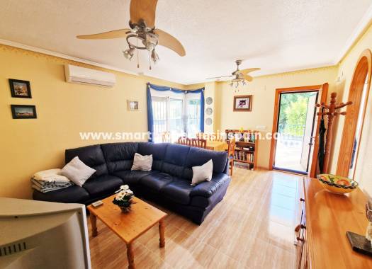 Wederverkoop - Detached Villa - La Marina - Urbanización La Marina