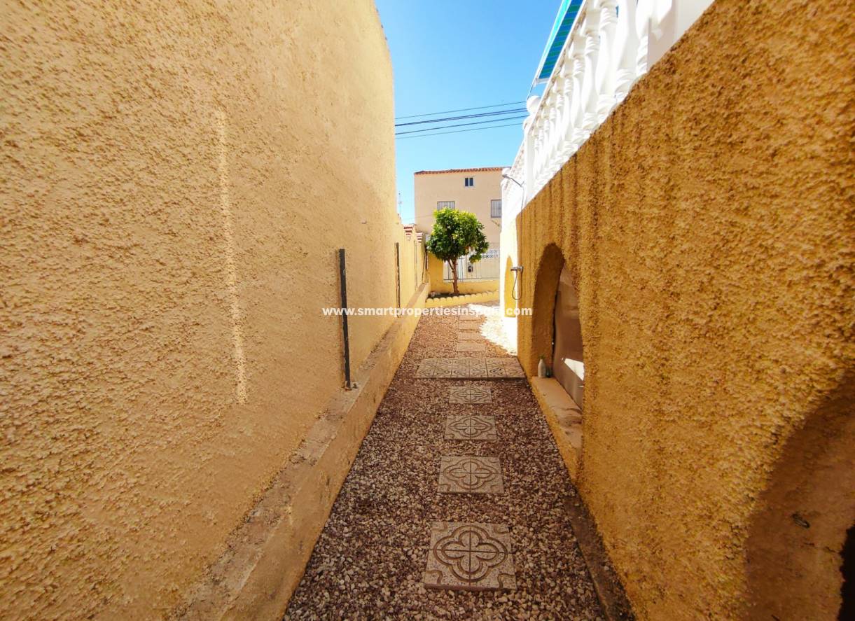 Wederverkoop - Detached Villa - La Marina - Urbanización La Marina