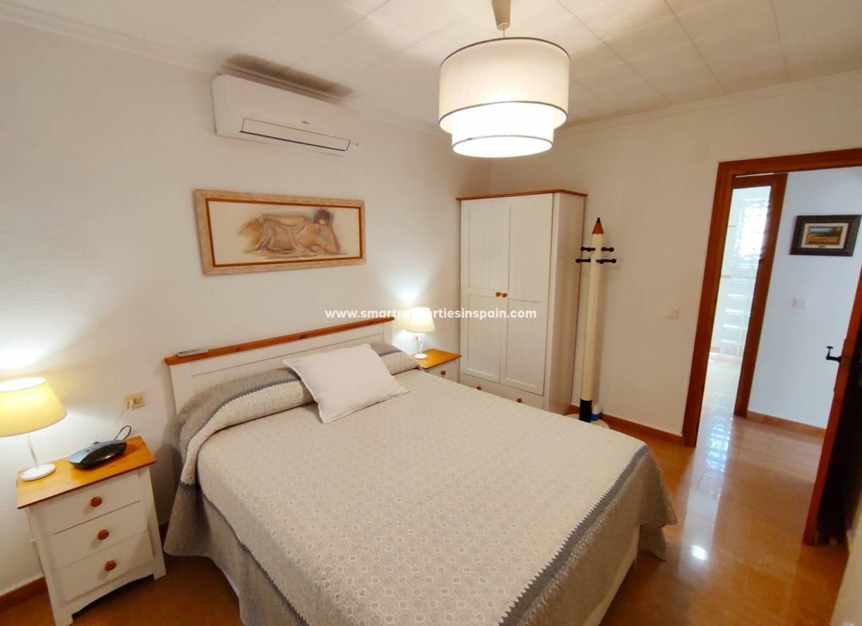 Wederverkoop - Detached Villa - La Marina - Urbanización La Marina