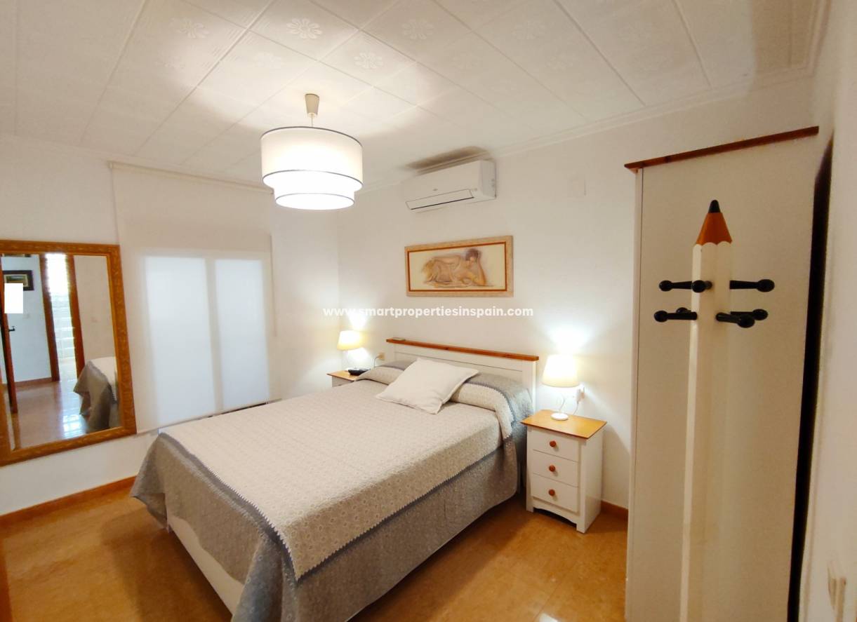 Wederverkoop - Detached Villa - La Marina - Urbanización La Marina