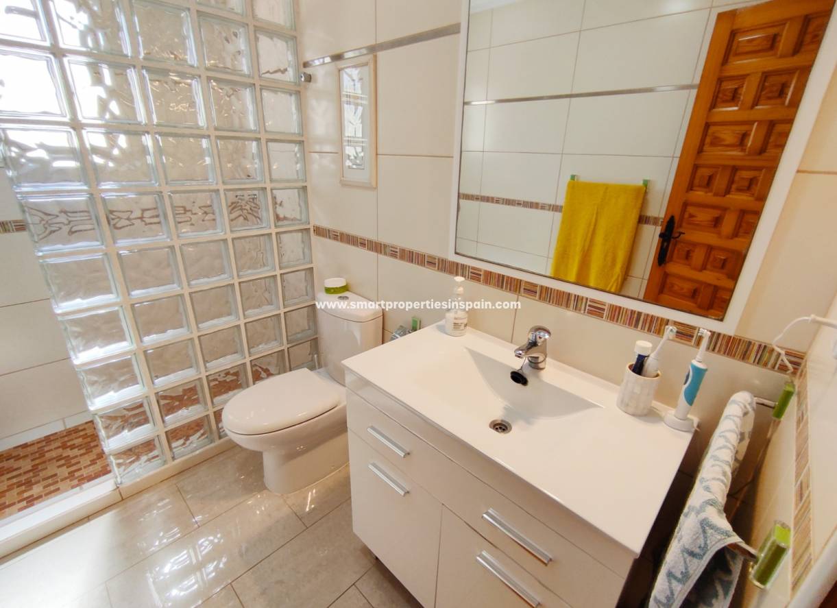 Wederverkoop - Detached Villa - La Marina - Urbanización La Marina