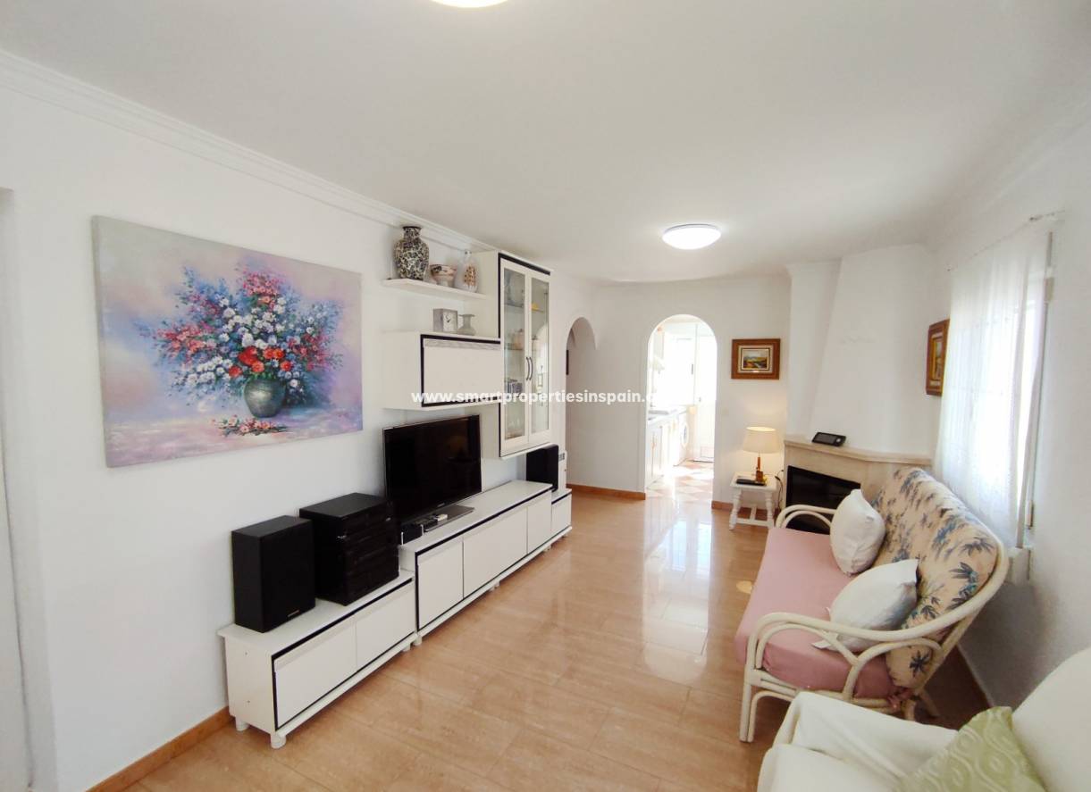 Wederverkoop - Detached Villa - La Marina - Urbanización La Marina