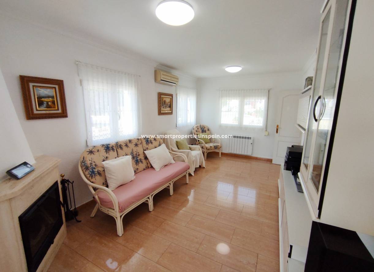 Wederverkoop - Detached Villa - La Marina - Urbanización La Marina