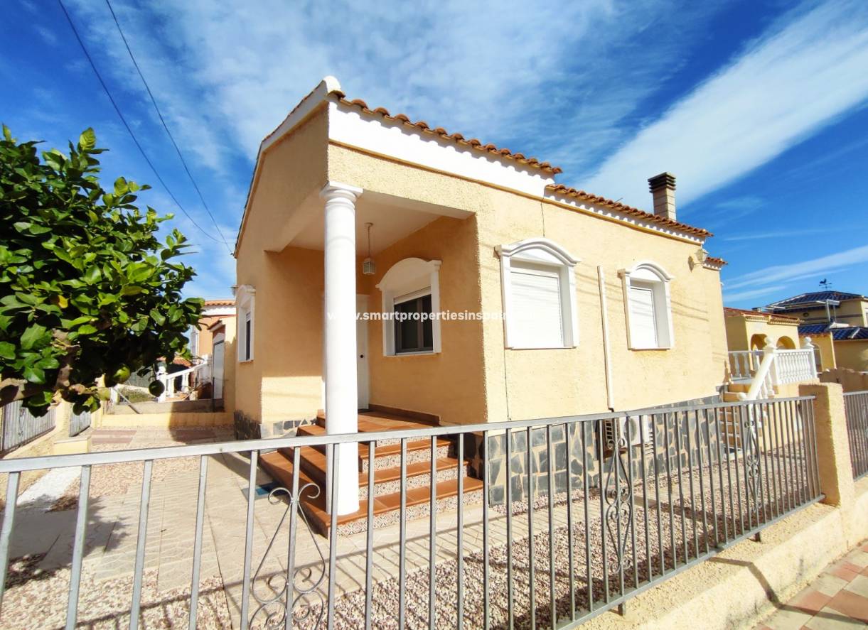 Wederverkoop - Detached Villa - La Marina - Urbanización La Marina