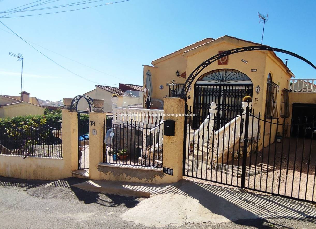 Wederverkoop - Detached Villa - La Marina - Urbanización La Marina