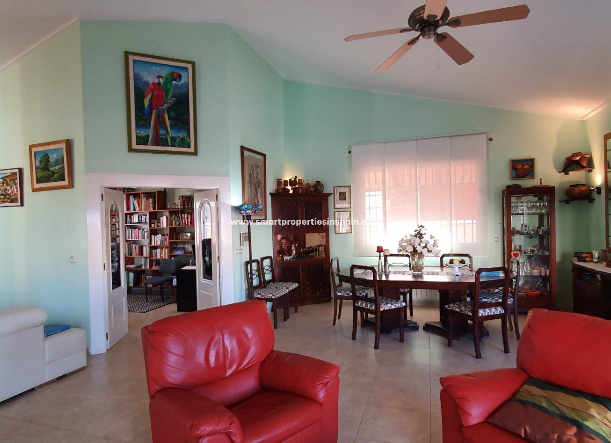 Wederverkoop - Detached Villa - La Marina - Urbanización La Marina