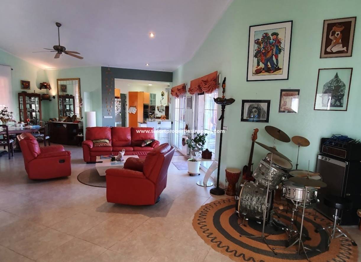 Wederverkoop - Detached Villa - La Marina - Urbanización La Marina