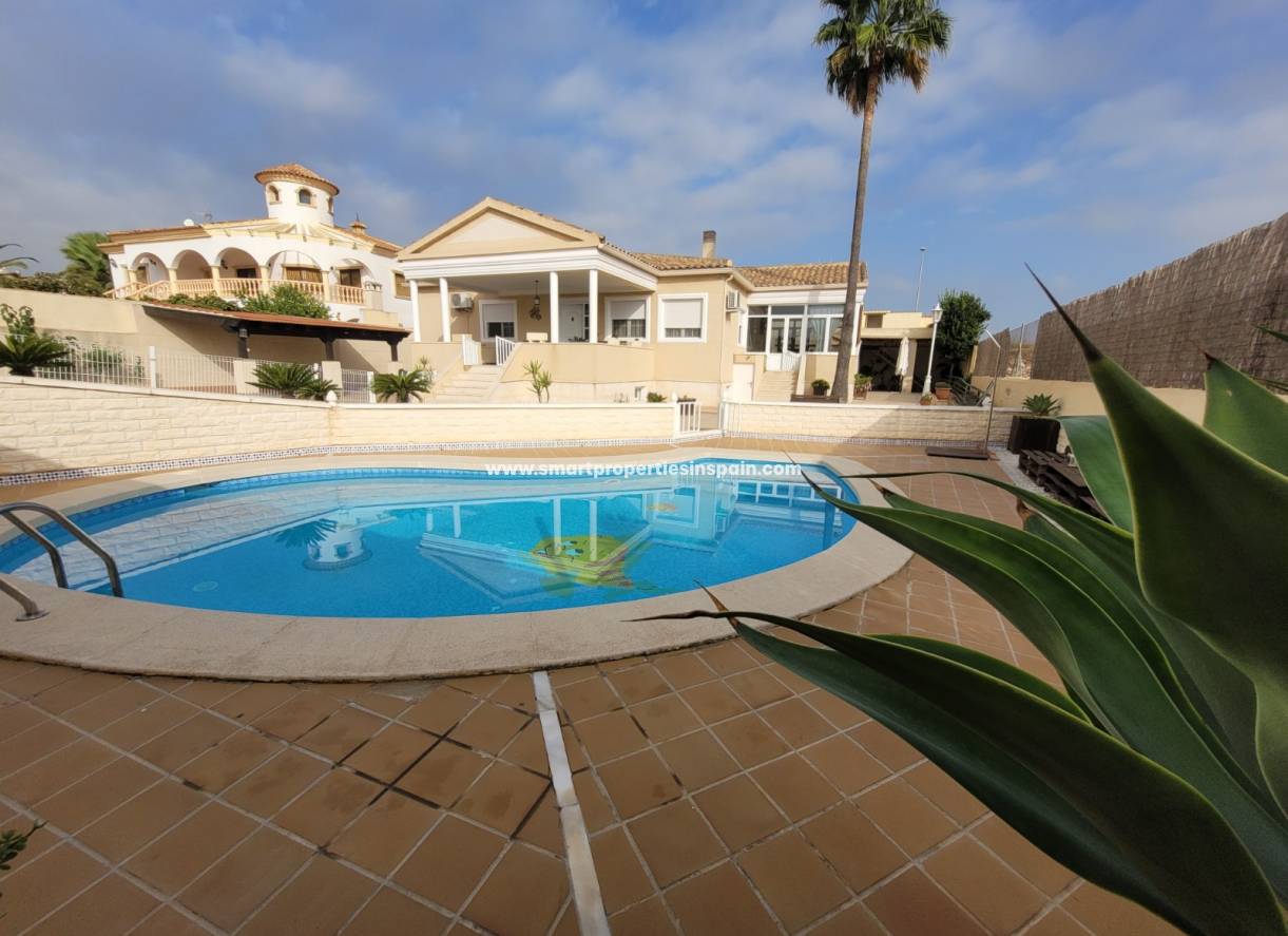 Wederverkoop - Detached Villa - La Marina - Urbanización La Marina
