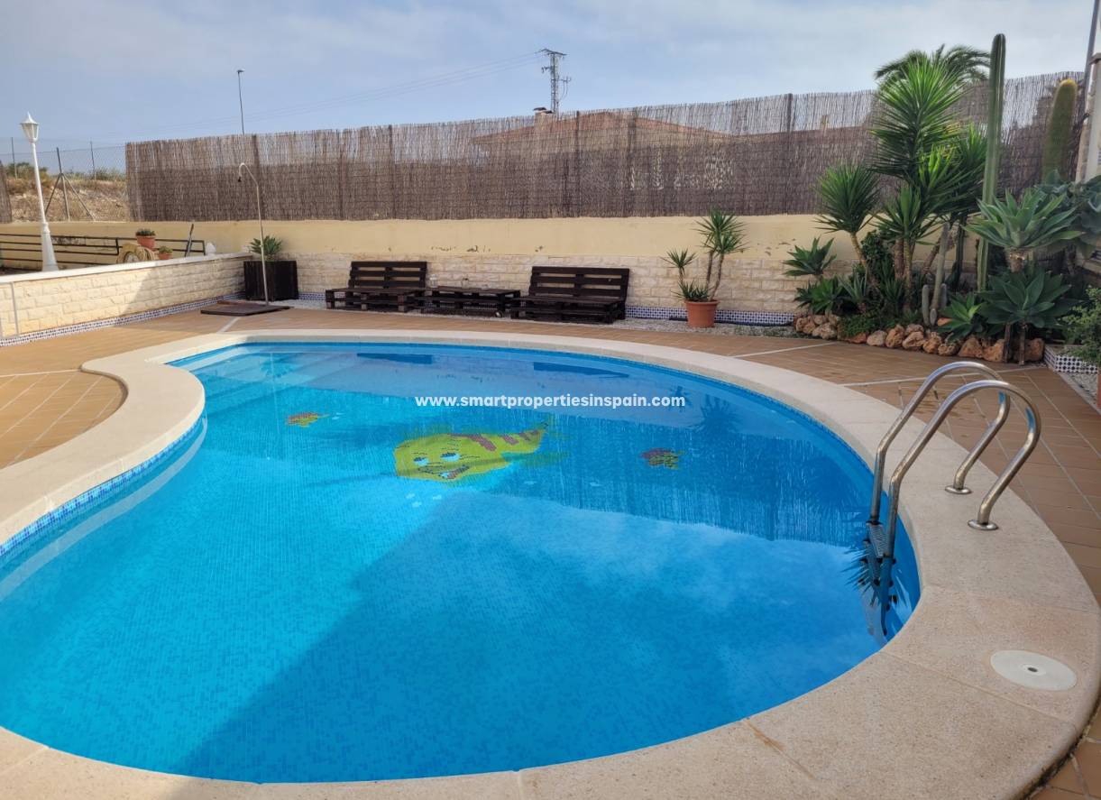 Wederverkoop - Detached Villa - La Marina - Urbanización La Marina