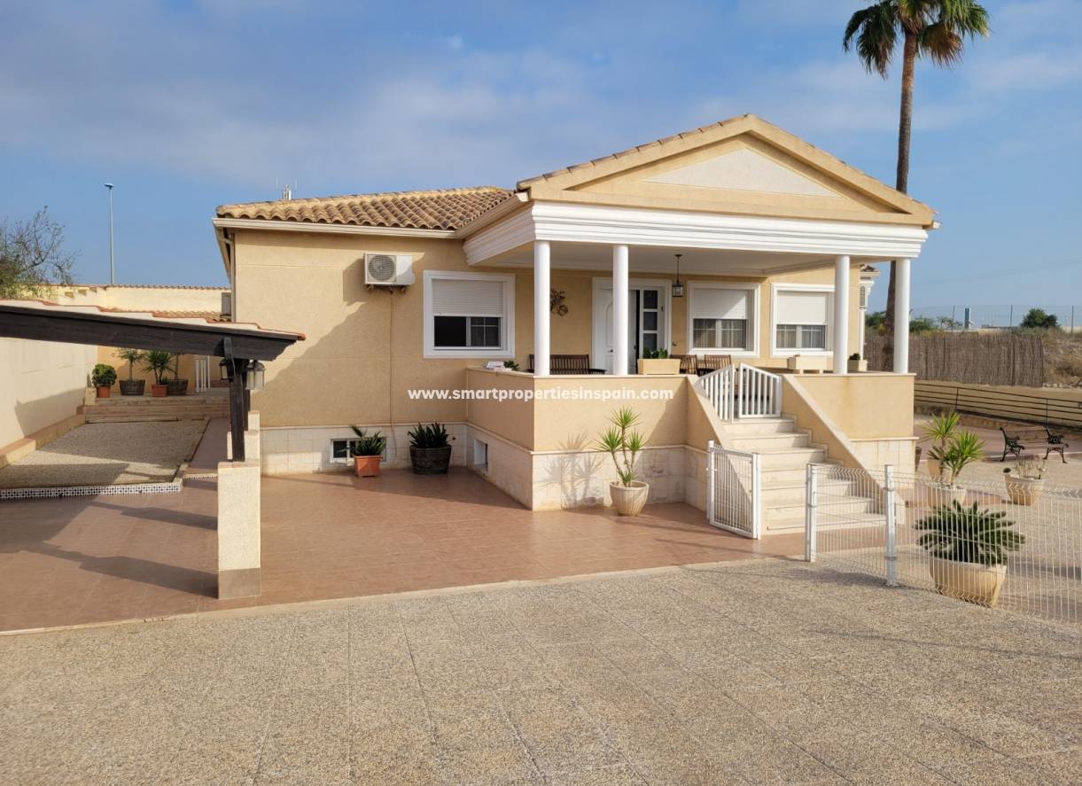 Wederverkoop - Detached Villa - La Marina - Urbanización La Marina